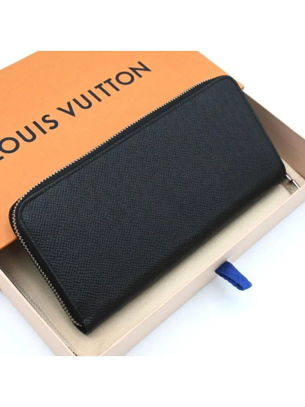 Louis Vuitton Taiga Zippy Wallet Horizontal Black